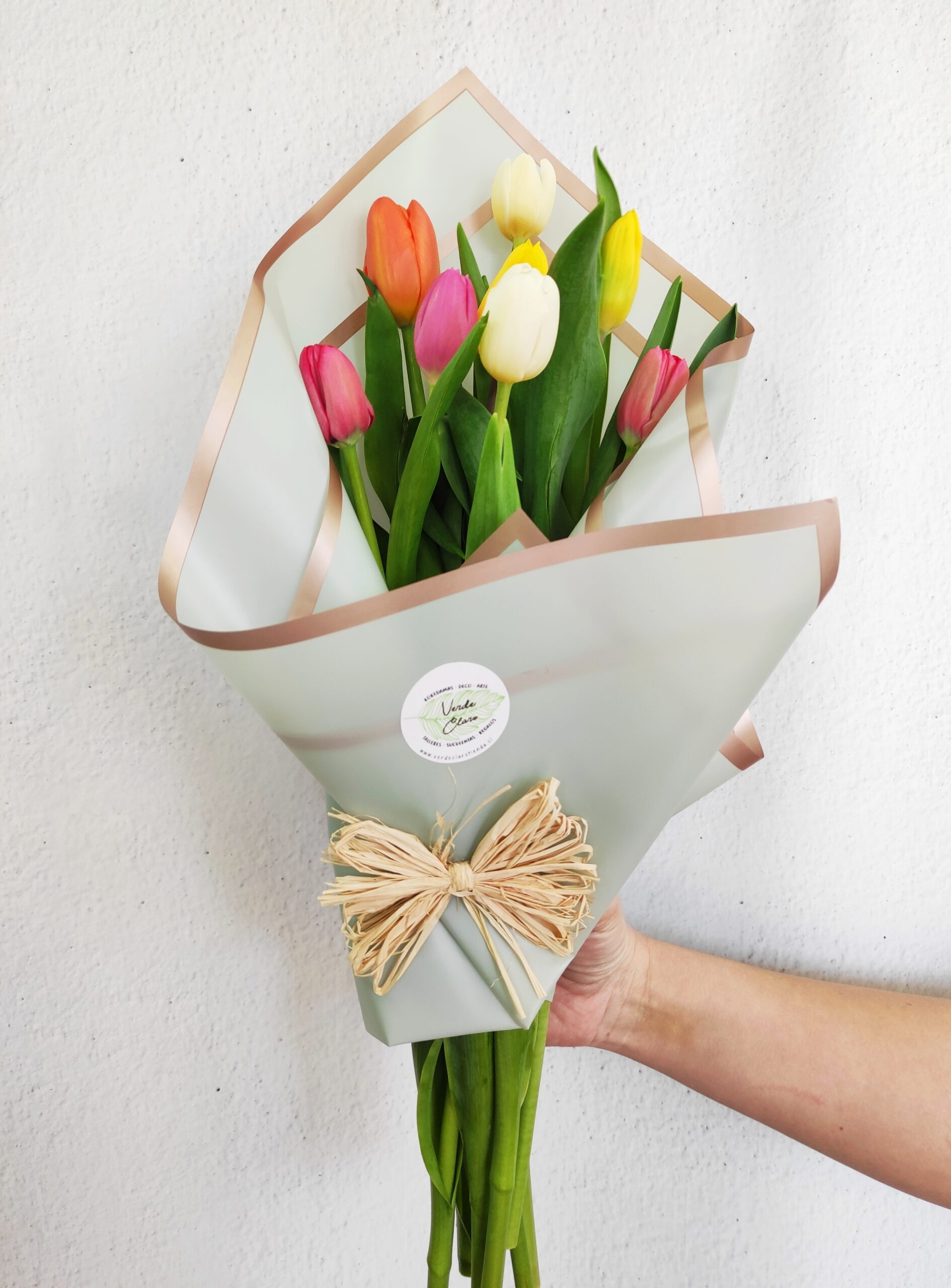 ❤️ Ramo 10 tulipanes mix “día del amor” ❤️ - Florería, Kokedamas, Regalos y  Más!